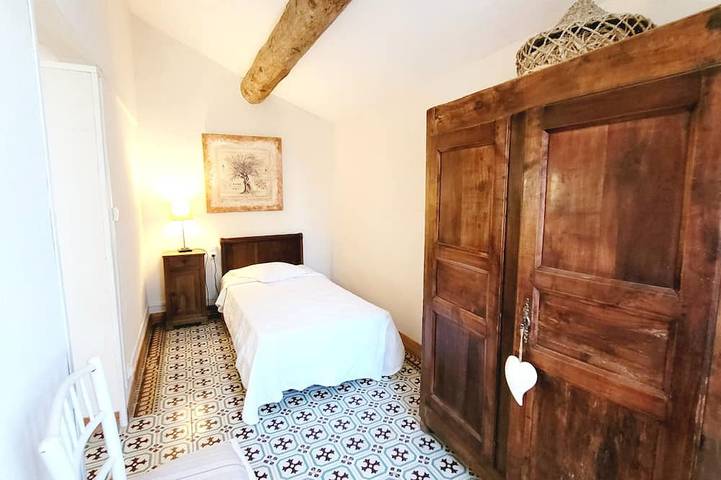 Maison en pierres classée 3* piscine privée et climatisation dans hameau calme in La Caunette, Région de Béziers