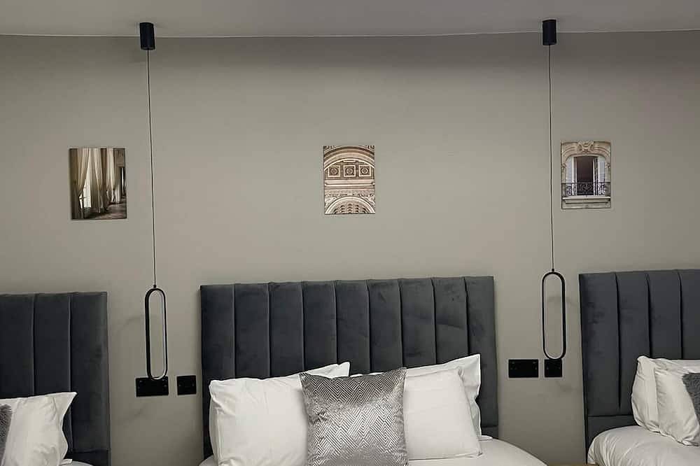 Entire apartment, Renovated Modern Apartment Sleeps 4 in Leeds in Leeds, West Yorkshire