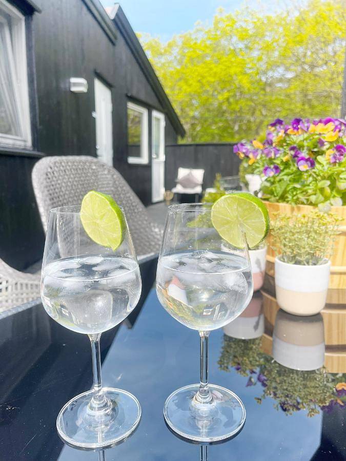 Ferienwohnung für 4 Personen, mit Terrasse und Pool sowie Sauna in Kristiansand