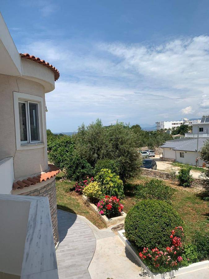 B&b per 2 persone, con Balcone e Terrazza nonché Giardino e Panorama a Ksamil