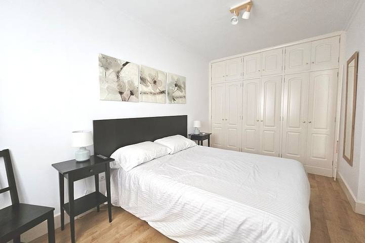 Entire apartment, Mogro Dreams: 3 bedroom front line beach apartment in La Playuca (Miengo), Miengo