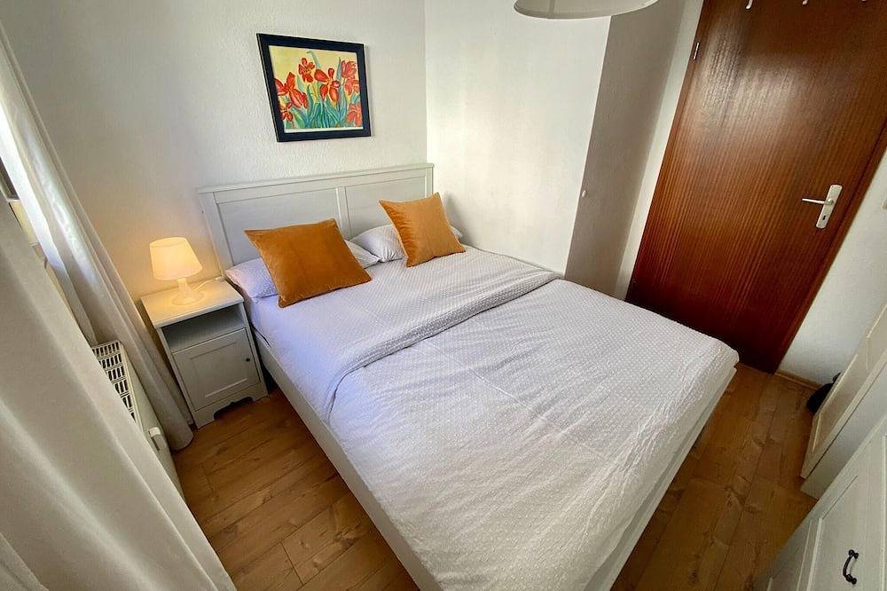 Ganze Wohnung, Ferienwohnung \"Kapitän Hook\" mit Sonnenterrasse & Garten zwischen Strand, Wald & Wiese auf Rügen! in Gustow, Stralsund Umland