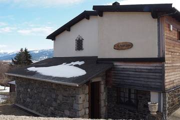 Maison de campagne pour 7 personnes, avec terrasse et jardin à Égat