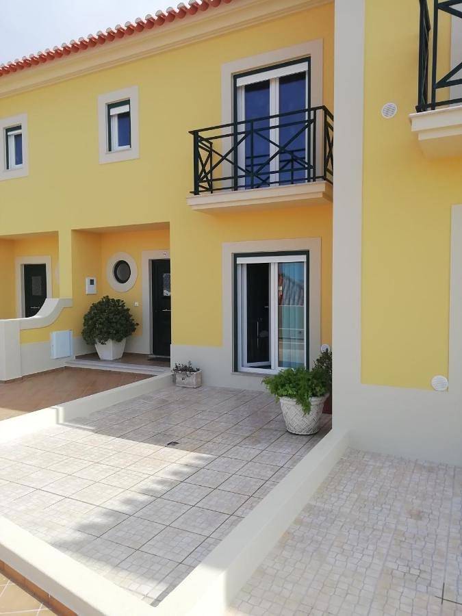 Two-Bedroom House in Lourinhã, Distrito de Lisboa