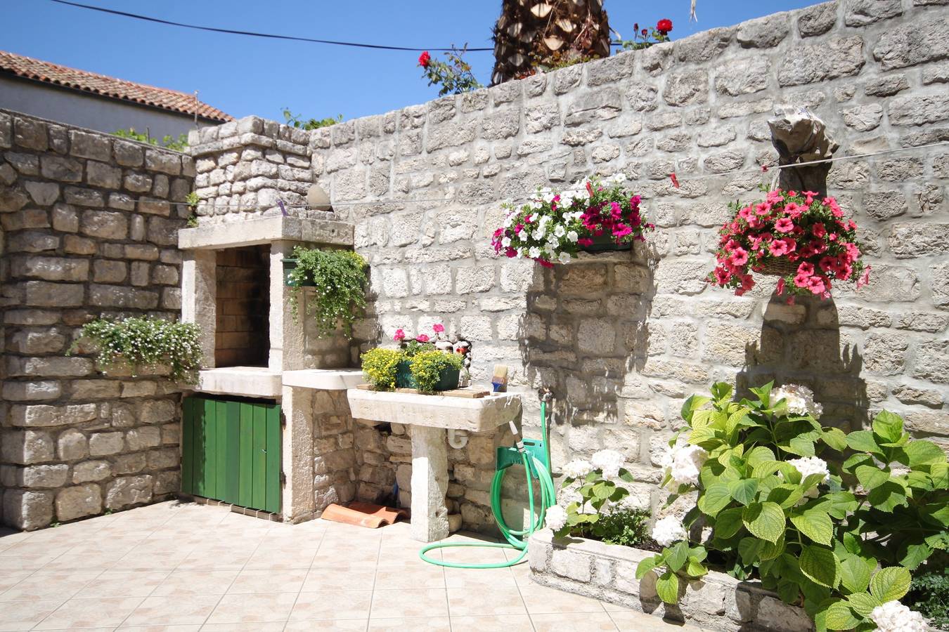 Ganze Wohnung, 1-Zimmer-Ferienwohnung mit Terrasse Osor, Losinj A-8088-a in Kvarner Inseln