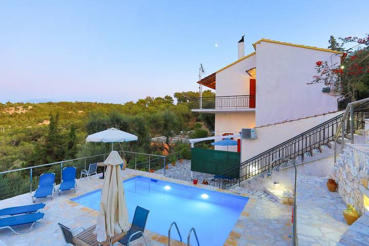 Villa voor 8 personen met terras in Lakka, Paxos