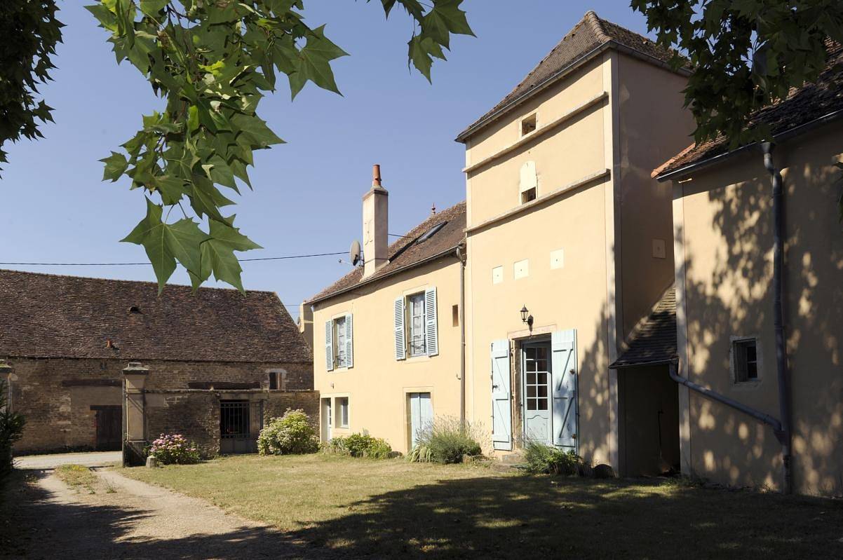 Au Thil in Chenôves, Chalon-sur-Saône region