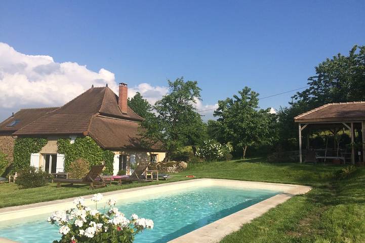 Gîte pour 10 personnes, avec sauna et jardin, animaux acceptés dans Briant