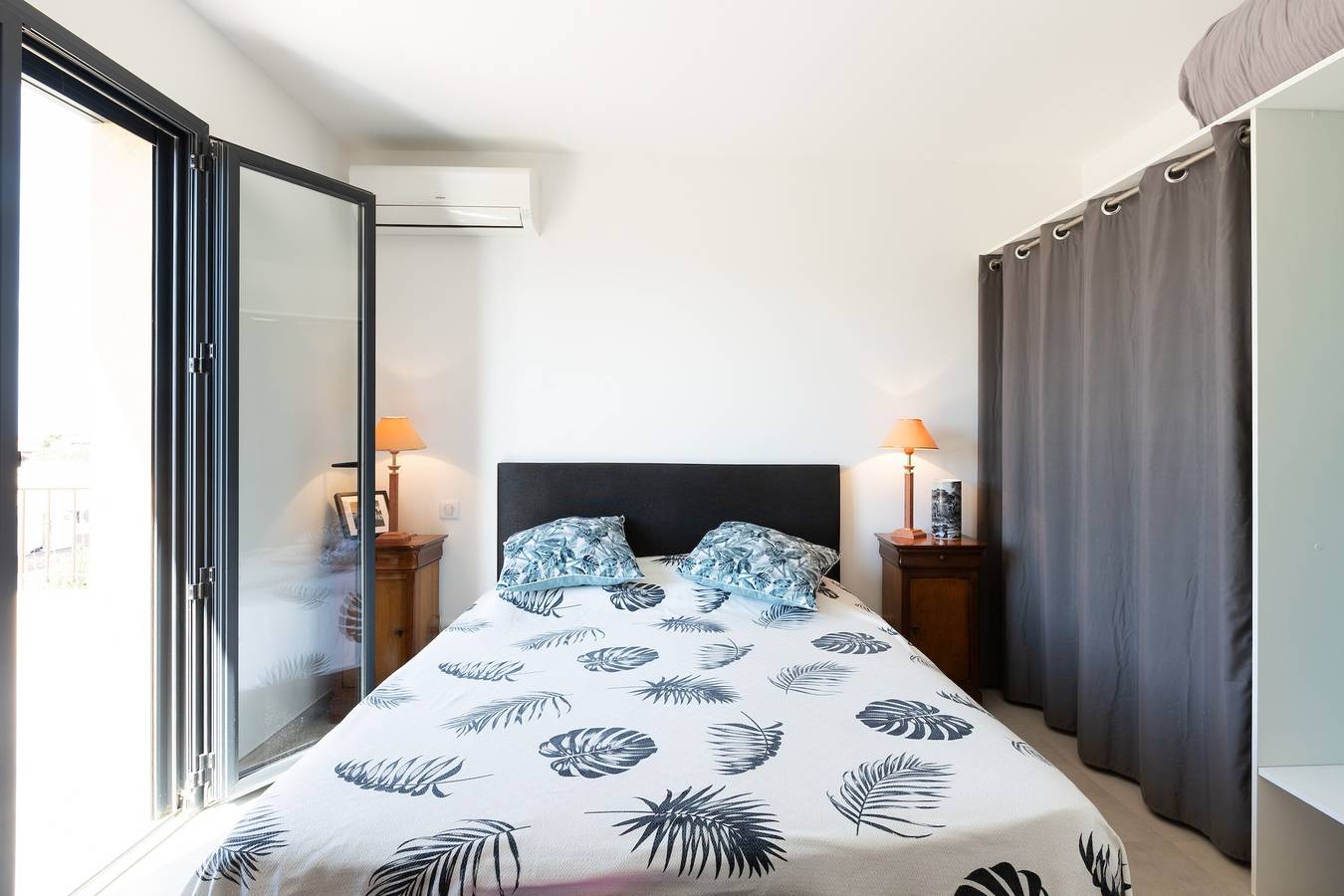 Chambre d’hôtes « Chambre D’hôtes à Losari » avec vue mer, Wi-Fi et climatisation in Losari, Palasca