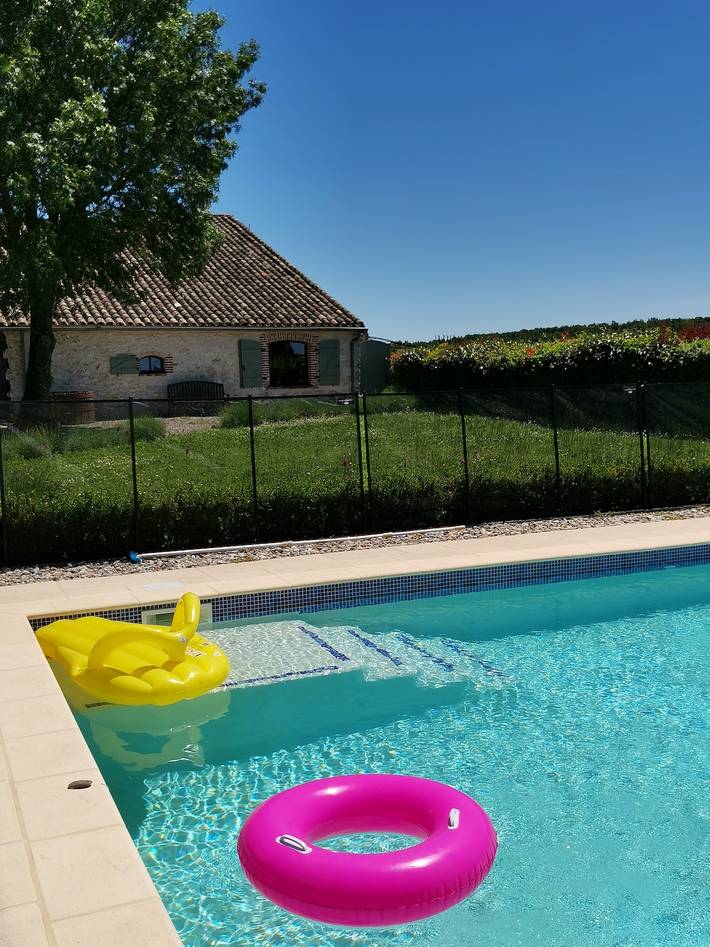 Gîte pour 4 personnes, avec Piscine à Cahuzac-sur-Vère - 2