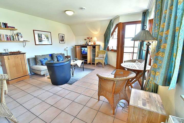 Ferienwohnung für 2 Personen, mit Balkon in Wustrow - 2