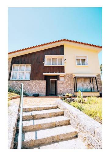 Location de vacances pour 14 personnes, avec terrasse et vue dans Darque