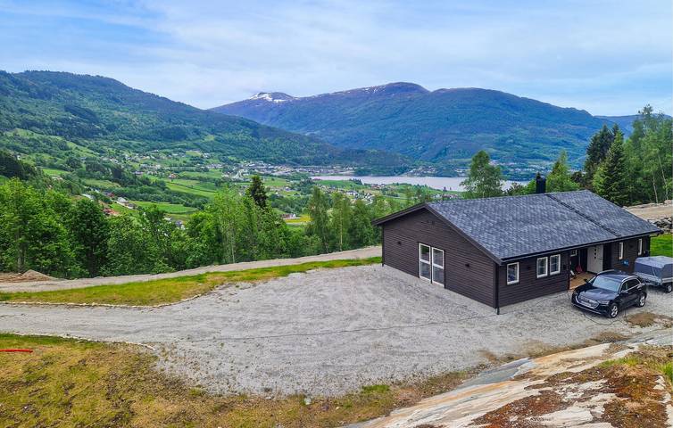 Ferienhaus für 6 Personen, mit Ausblick und Garten sowie Terrasse - 1