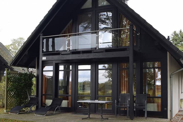 Ferienhaus für 6 Personen, mit Sauna und Balkon sowie Garten in Plau am See