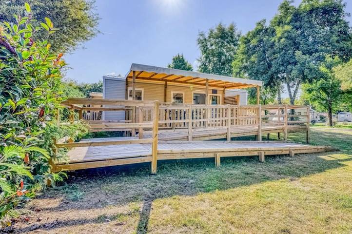 Camping pour 6 personnes, avec terrasse et jacuzzi ainsi que bassin pour enfant et piscine à Parentis-en-Born - 3