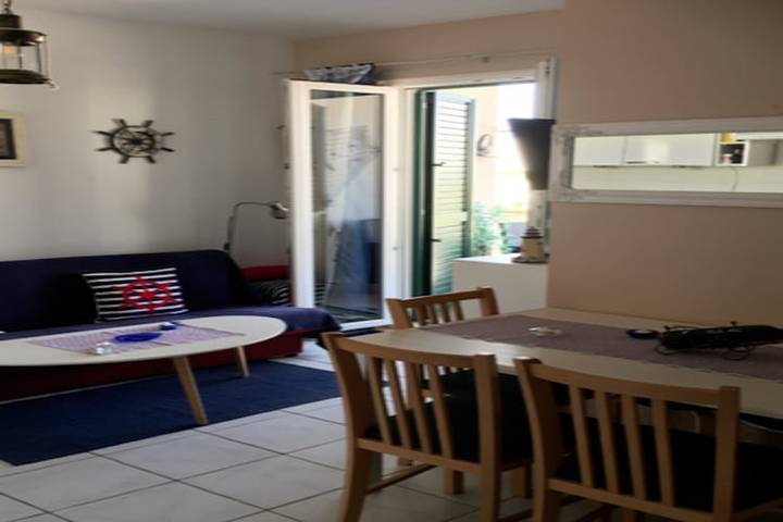 Ferienwohnung für 5 Personen, mit Balkon und Terrasse sowie Pool in Sutivan