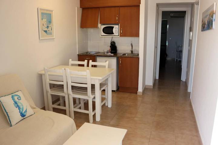 Gîte pour 4 personnes, avec vue et piscine ainsi que jardin et terrasse à Cala en Blanes - 3