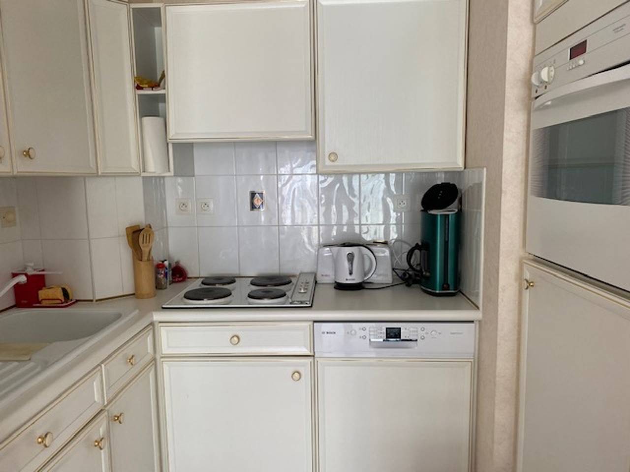 Ganze Wohnung, **Gemütliche 2-Zimmer Wohnung mit Westbalkon, 150m zum Strand, Aufzug, Parkplatz, Wlan** in Les Sables-d'Olonne, Vendée