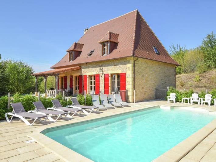 Villa pour 12 personnes, avec terrasse ainsi que jardin et piscine, adapté aux familles
