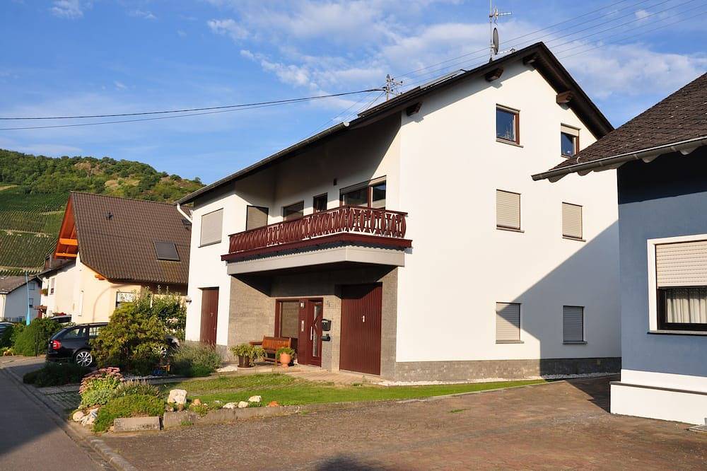 Ganze Wohnung, Ferienwohnung mit wunderschöner Aussicht in Piesport, Bernkastel-Kues & Umgebung
