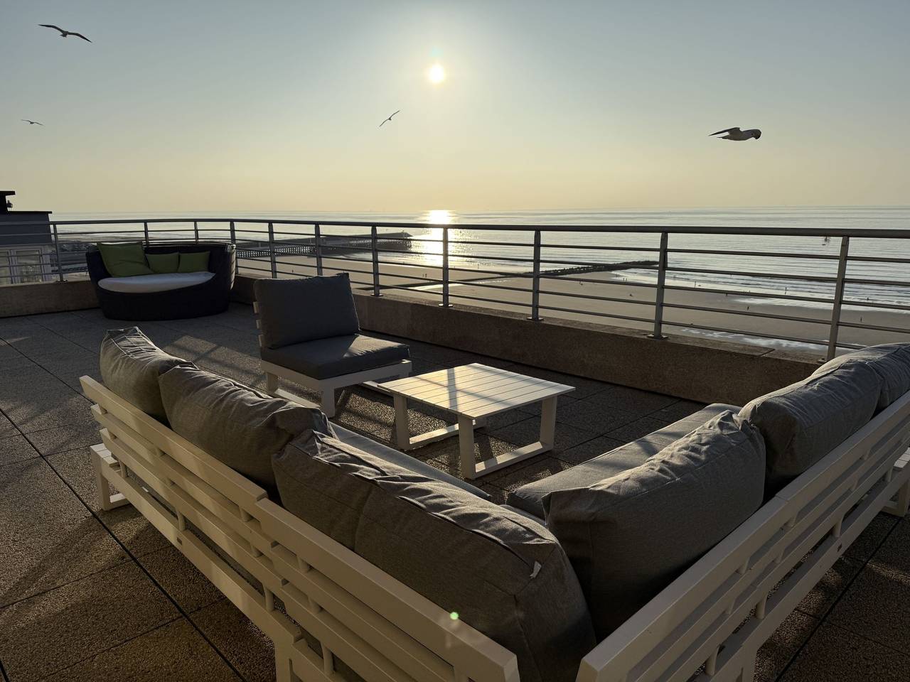 Entire apartment, Zonnehaven with seaview in Blankenberge, Belgian Coast