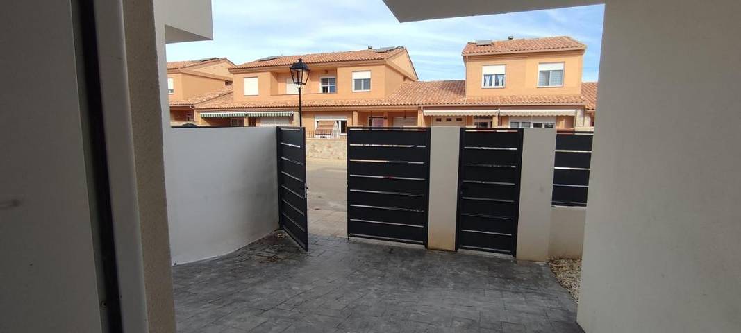 Location de vacances pour 8 personnes, avec vue et terrasse à Alpera - 3