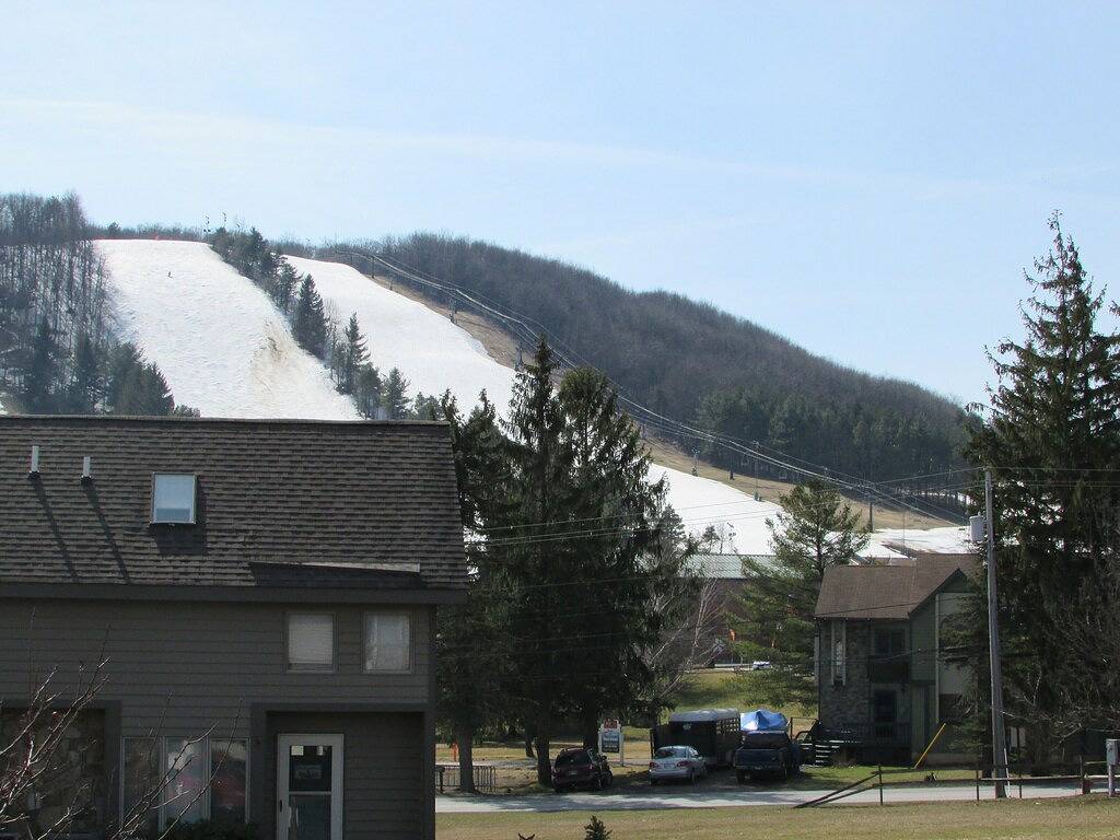 Geräumiges Stadthaus gegenüber dem Wisp Resort in McHenry, Deep Creek Lake