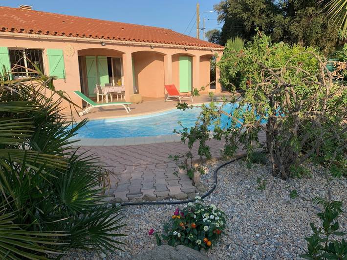 Villa pour 6 personnes, avec jardin ainsi que piscine et terrasse