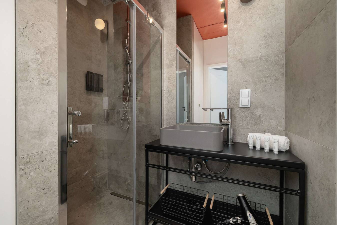Ganze Ferienwohnung, Unique Studio for 2 People | Spacious Balcony in Kattowitz, Schlesien