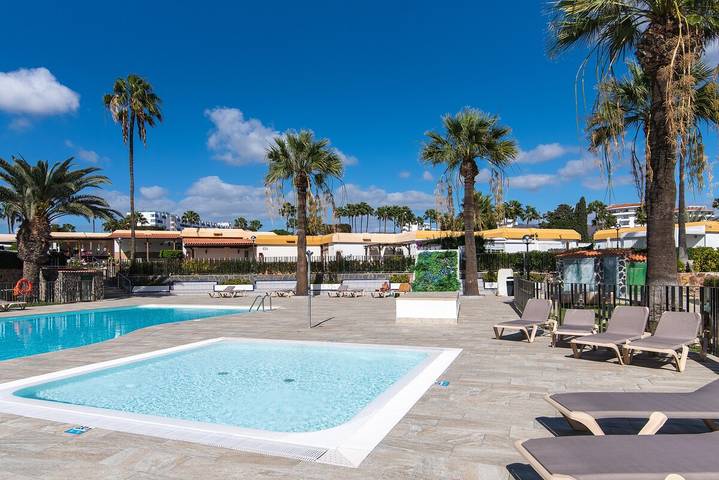 Entire apartment, Home2Book Terrace&Pool Apartment Playa del Inglés in Maspalomas, San Bartolomé de Tirajana