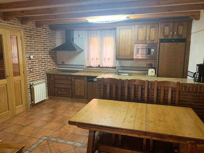 Casa rural para 10 personas, con balcón en La Horcajada (Ávila)