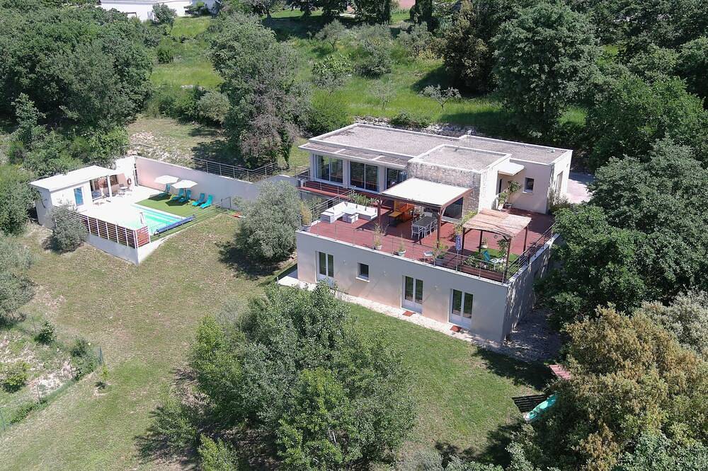 Villa Sud-Ardèche - 10 personnes - Piscine chauffée in Barjac, Région d'Alès