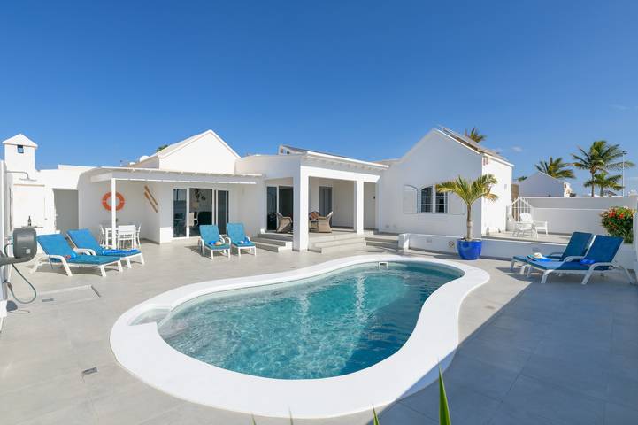 Villa for 6 people, with Garden