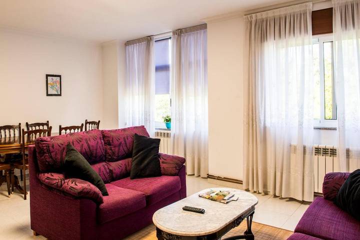 Location de vacances pour 8 personnes, avec vue et terrasse à Sarria (Lugo) - 4