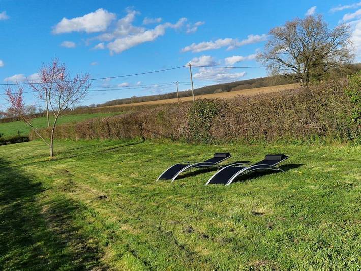 Location de vacances pour 2 personnes, avec vue et terrasse, animaux acceptés à Corbigny - 2