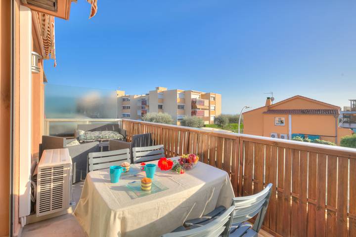 Ferienwohnung für 2 Personen, mit Meerblick und Terrasse sowie Pool in Nizza - 2