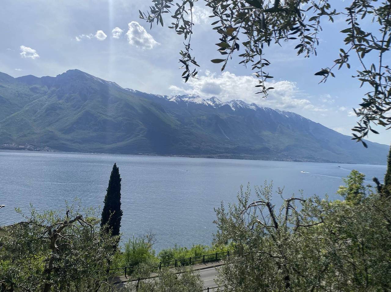 Residence Villa Gianna Trilo Mansarda in Limone sul Garda, Montagnes autour du lac de Garde