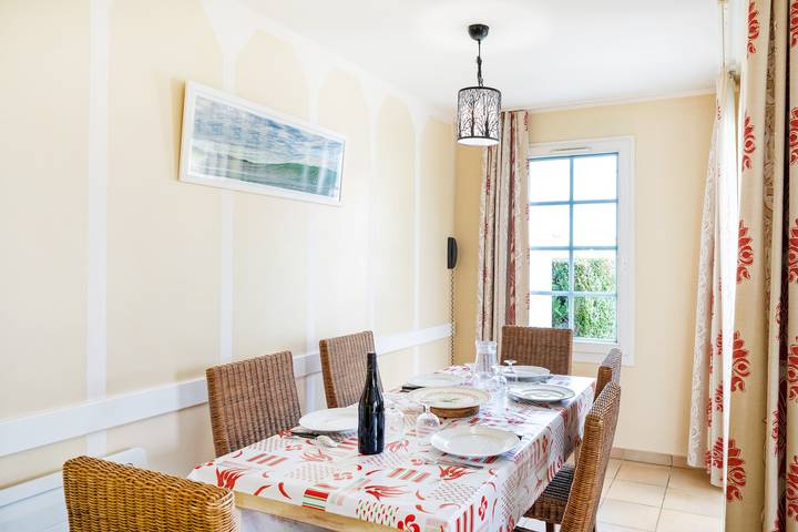 Ganze Wohnung, Appartement an der Côte Basque mit Bergblick, Gemeinschaftspool & privater Terrasse in Urrugne, Bayonne und Umgebung