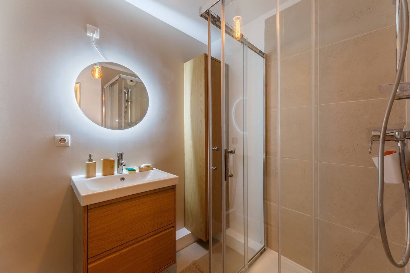 Appartement entier, L’Oasis Normande avec Balnéo – Centre-ville de Rouen in Rouen, Région de Rouen