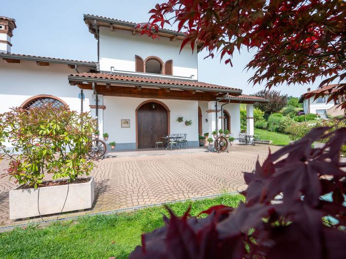 Location de vacances pour 6 personnes, avec jardin et balcon à Barolo