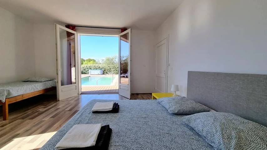 Location de vacances pour 9 personnes, avec terrasse et piscine à Oupia - 3