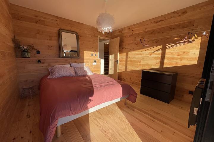 Gîte pour 10 personnes, avec terrasse et jardin à Ignaux - 4