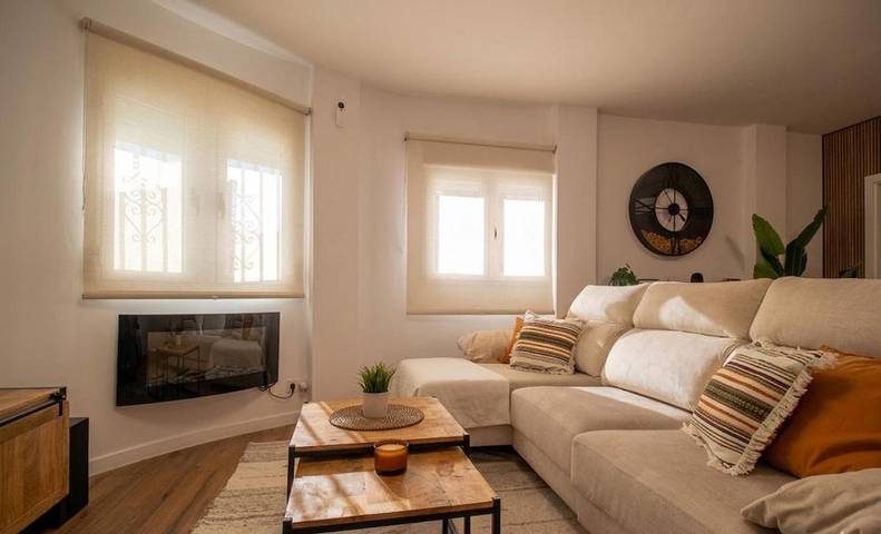 Chalet para 6 personas, con balcón además de piscina y vistas - 1