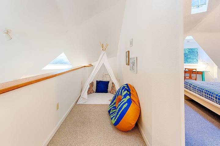 Log cabin for 6 people, with hot tub and terrace in Russian River