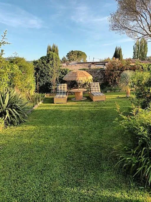 Ferienwohnung für 6 Personen, mit Terrasse und Garten sowie Pool - 1