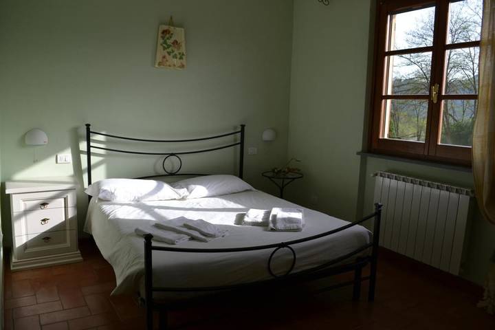 Privatzimmer für 3 Personen, mit Terrasse und Garten in Aulla