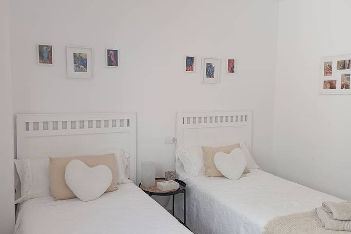 Ganze Wohnung, The house of Maria a Bazarra, 3. Sea views, elevator and air conditioning. in O Areal, A Pobra do Caramiñal