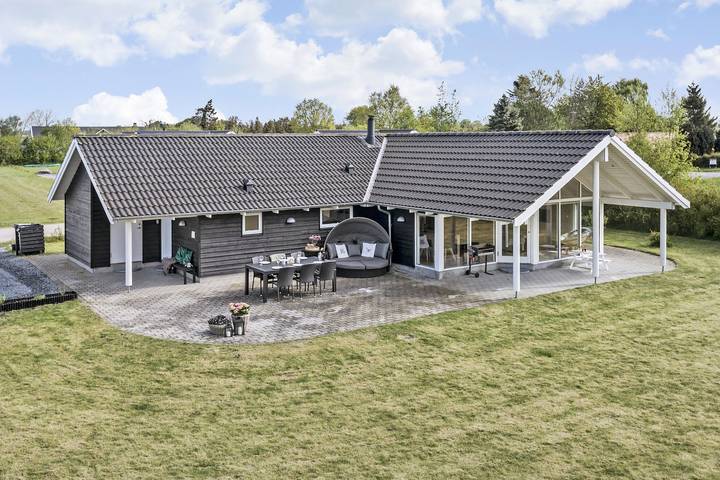 Ferienhaus für 8 Personen, mit Garten