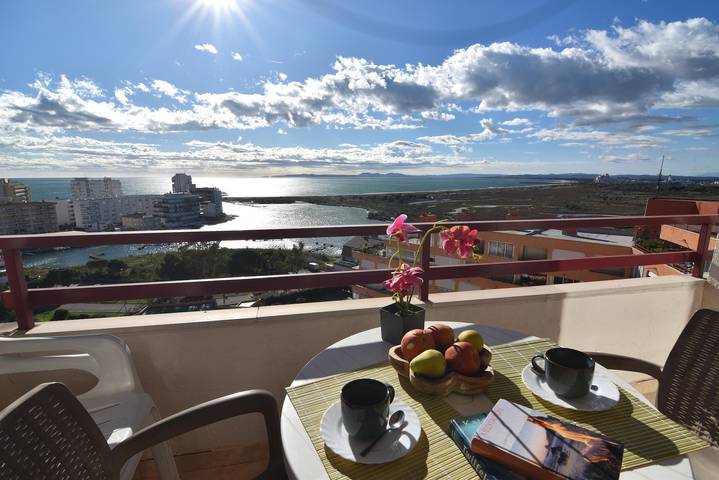 Location de vacances pour 3 personnes, avec terrasse et piscine ainsi que jardin et vue, animaux acceptés dans Santa Margarida