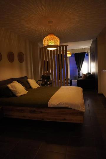 Cottage pour 2 personnes, avec terrasse ainsi que sauna et jacuzzi à Herstal